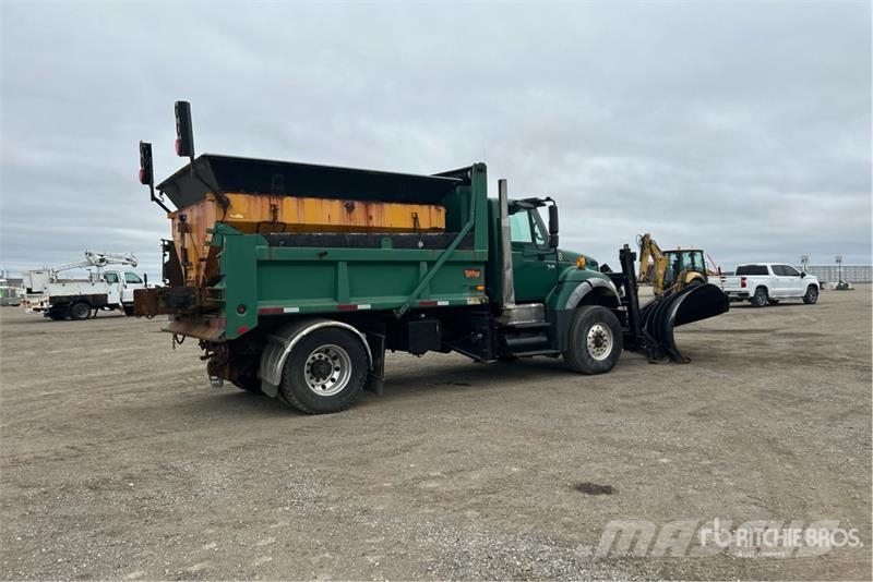 International 7600 4x2 Snow Plow Truck Kommunalt / generelt kjøretøy