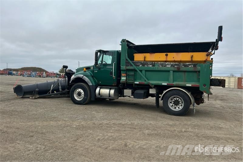 International 7600 4x2 Snow Plow Truck Kommunalt / generelt kjøretøy