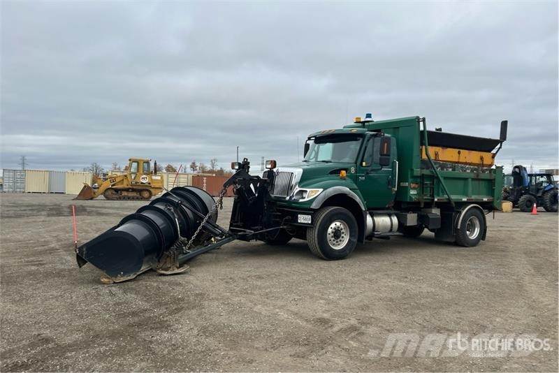 International 7600 4x2 Snow Plow Truck Kommunalt / generelt kjøretøy