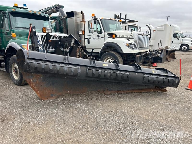 International 7600 4x2 Snow Plow Truck Kommunalt / generelt kjøretøy