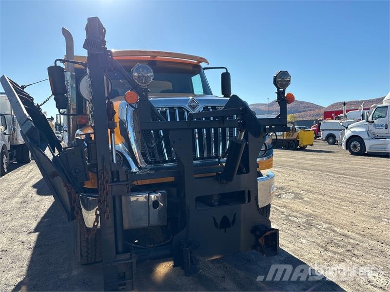 International 7600 6x4 Snow Plow Truck Forsvar/Miljø