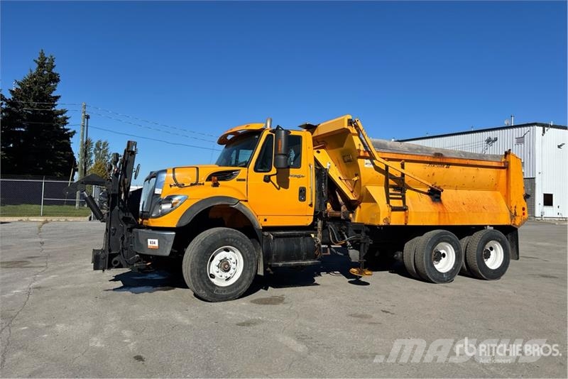 International 7600 6x4 Snow Plow Truck Forsvar/Miljø