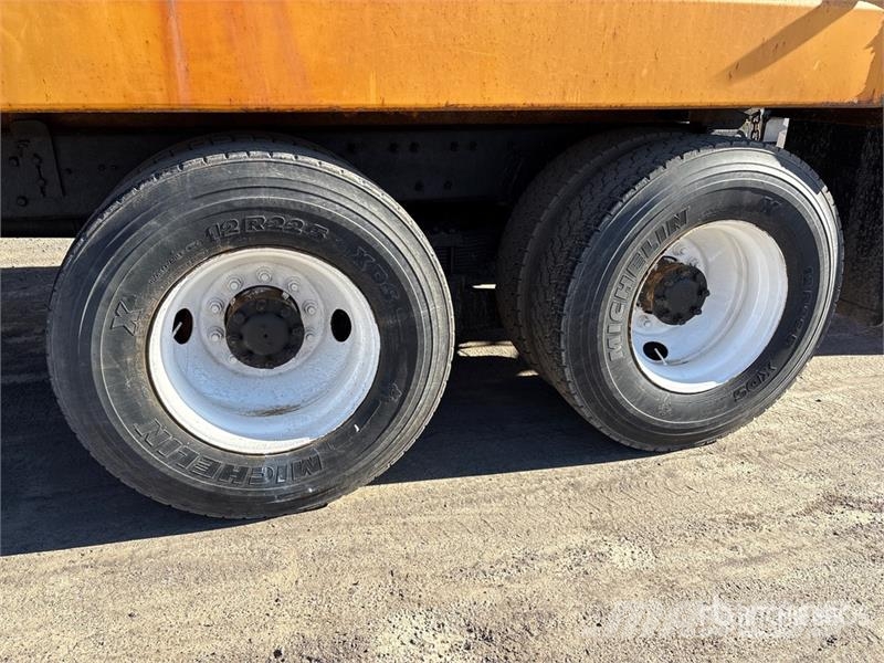 International 7600 6x4 Snow Plow Truck Forsvar/Miljø
