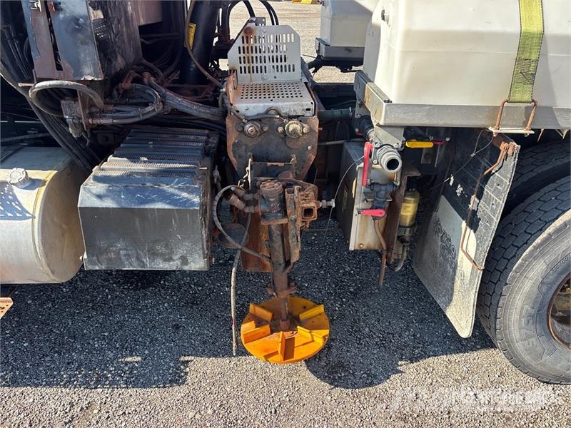 International 7600 6x4 Snow Plow Truck Municipal / general purpose vehicles