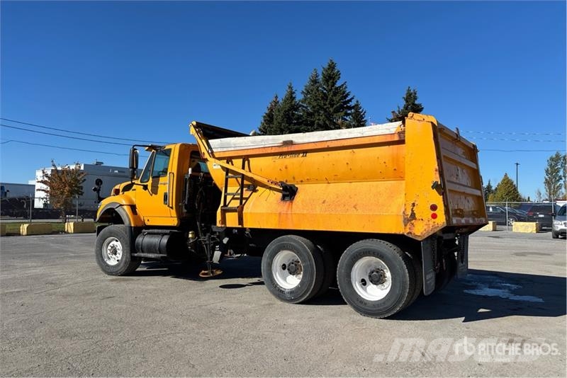 International 7600 6x4 Snow Plow Truck Forsvar/Miljø