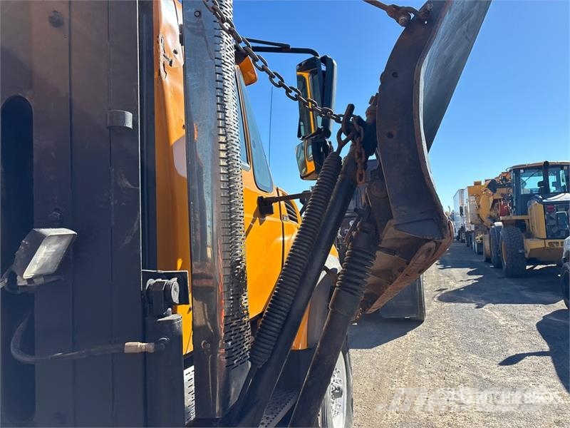 International 7600 6x4 Snow Plow Truck Forsvar/Miljø