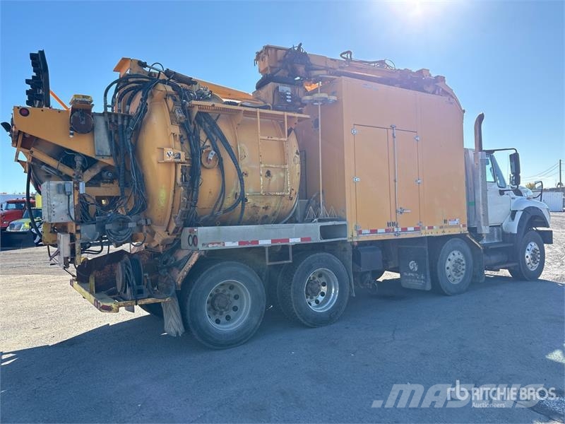 International 7600 SBA 8x4 Twin-Steer Vacuum Tanker Truck 组合/真空油槽车