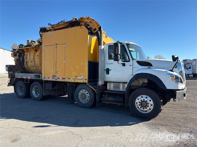 International 7600 SBA 8x4 Twin-Steer Vacuum Tanker Truck 组合/真空油槽车