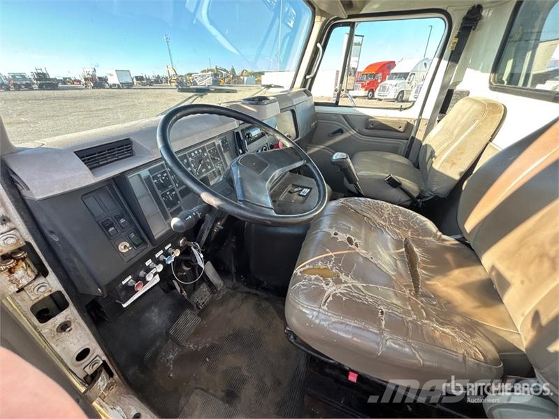 International 8100 Lava-kuorma-autot