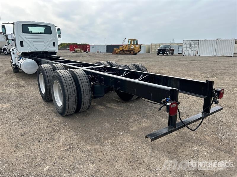 International 8600 كابينة والداخلية