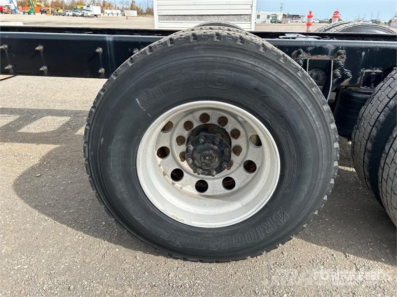 International 8600 كابينة والداخلية