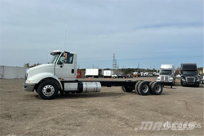 International 8600 كابينة والداخلية