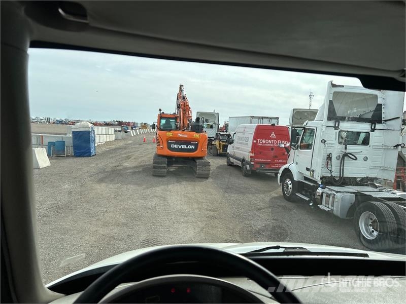 International 8600 كابينة والداخلية