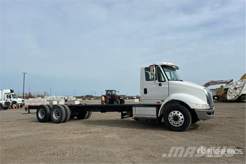 International 8600 كابينة والداخلية