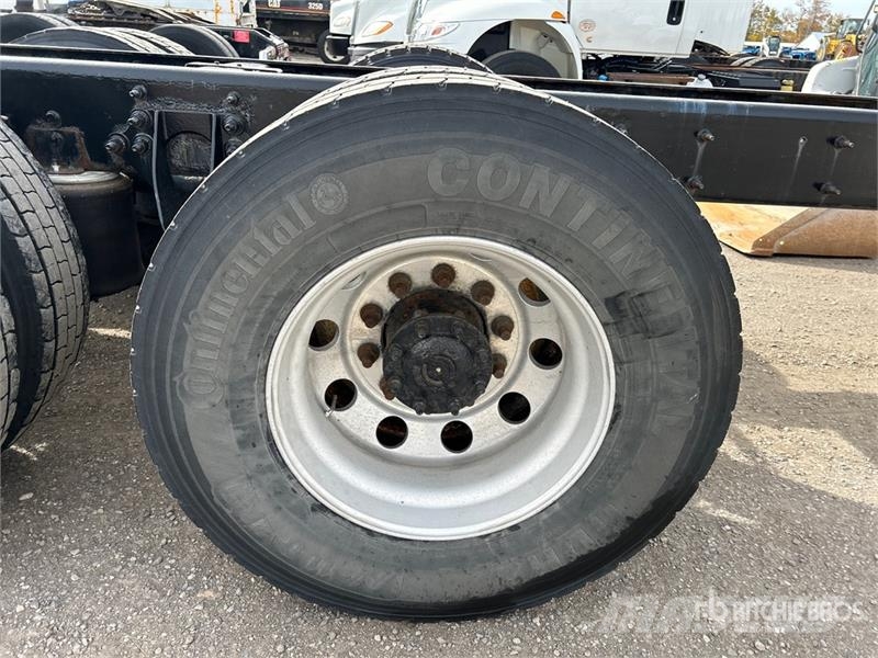 International 8600 كابينة والداخلية