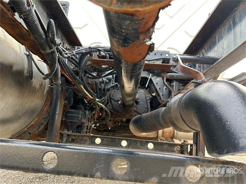 International 8600 كابينة والداخلية