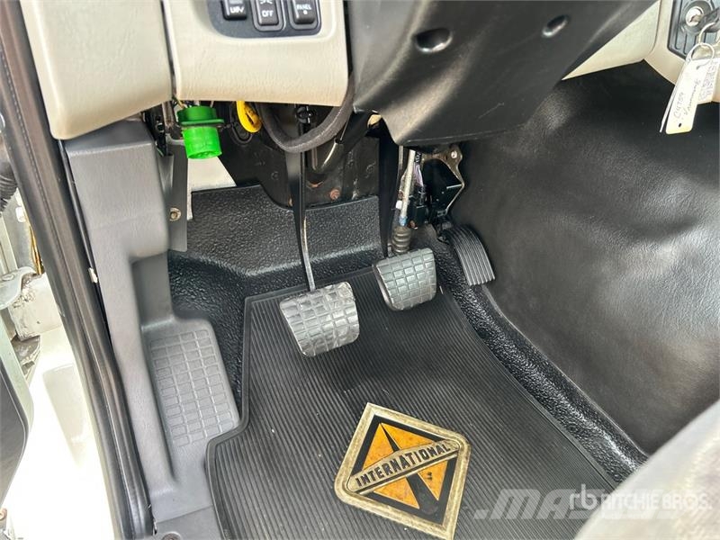 International 8600 كابينة والداخلية