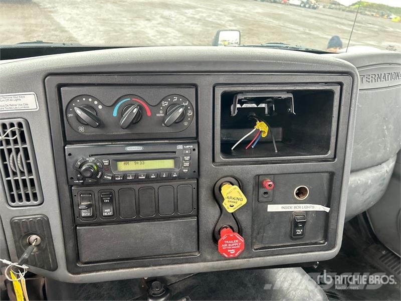 International 8600 Vlačilci