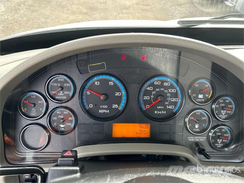 International 8600 كابينة والداخلية