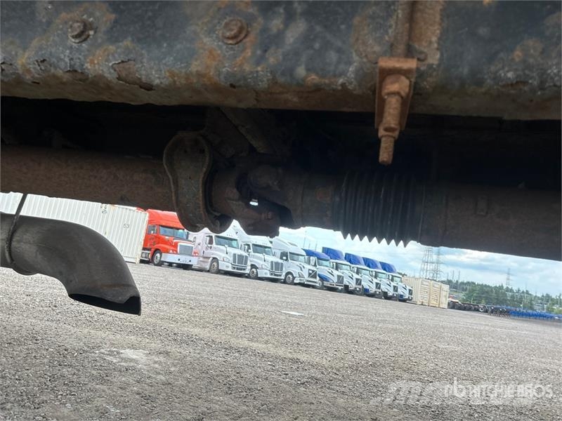 International 8600 Skriňová nadstavba