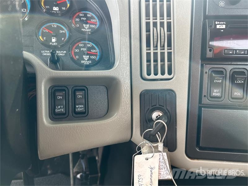 International 8600 كابينة والداخلية