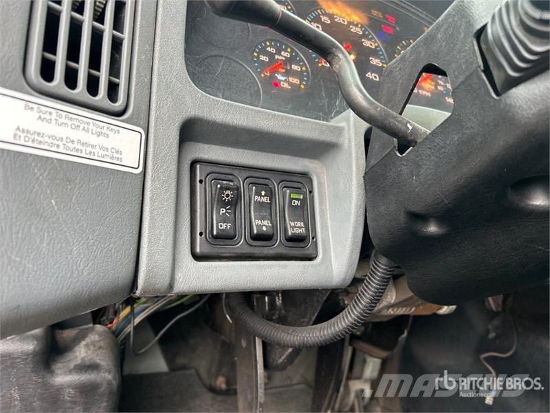 International 8600 Vlačilci