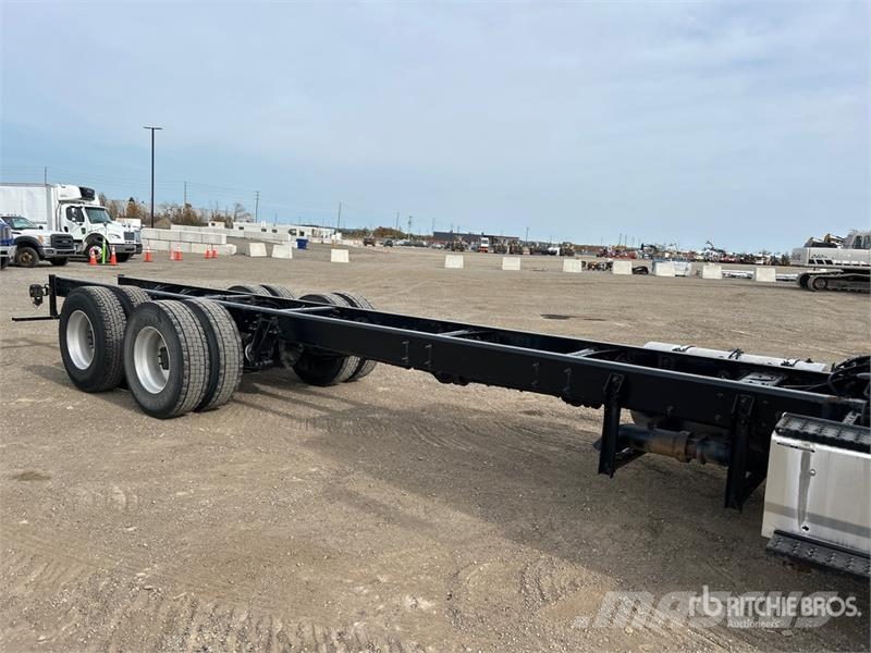 International 8600 كابينة والداخلية