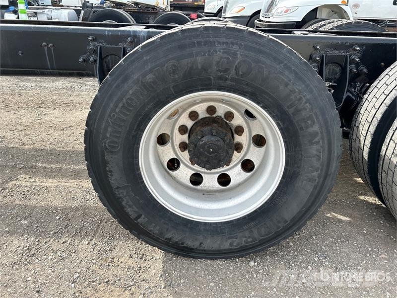 International 8600 كابينة والداخلية
