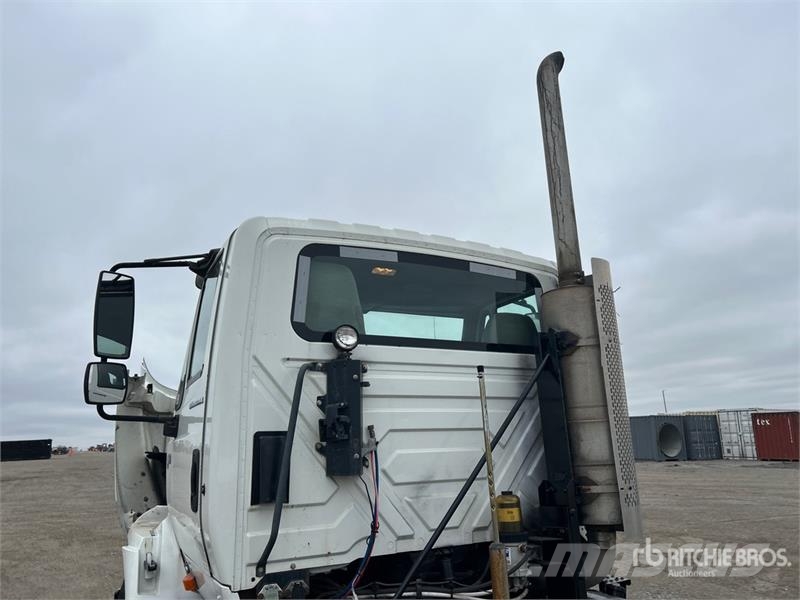 International 8600 SBA Vlačilci