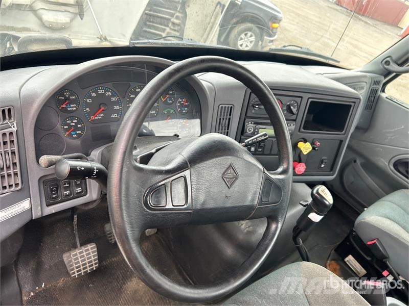 International 8600 SBA Vlačilci