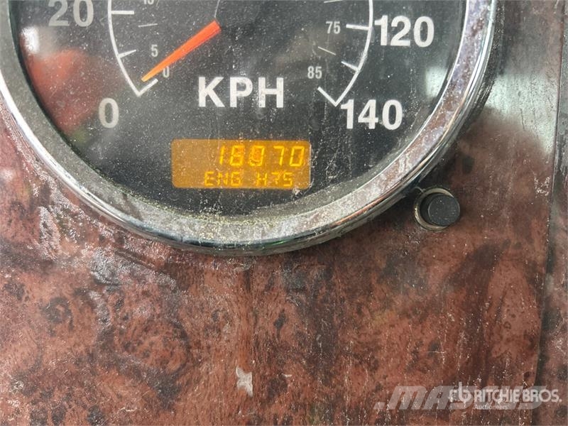 International 9200 Trekkers
