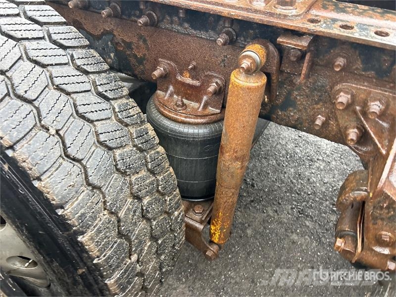 International 9200 Trekkers