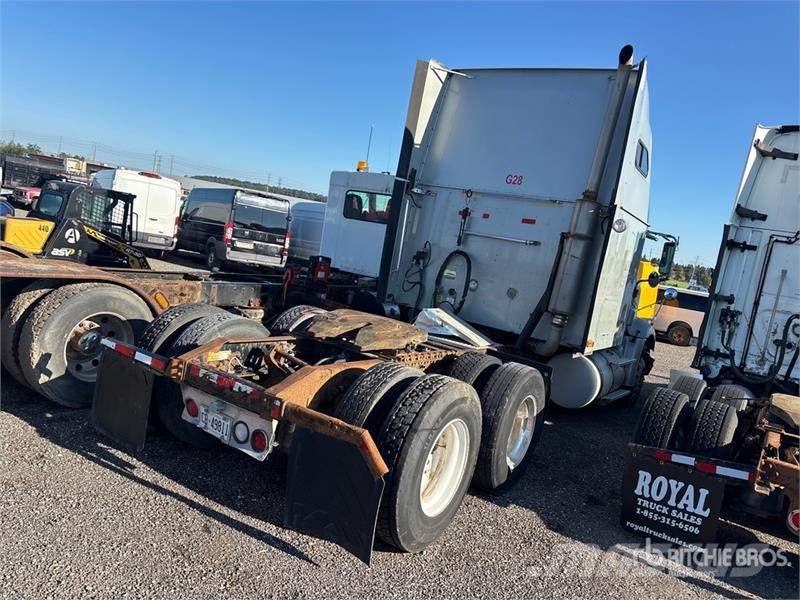 International 9400i 6x4 T/A Sleeper Truck Tractor (Inoperable) 曳引機組件