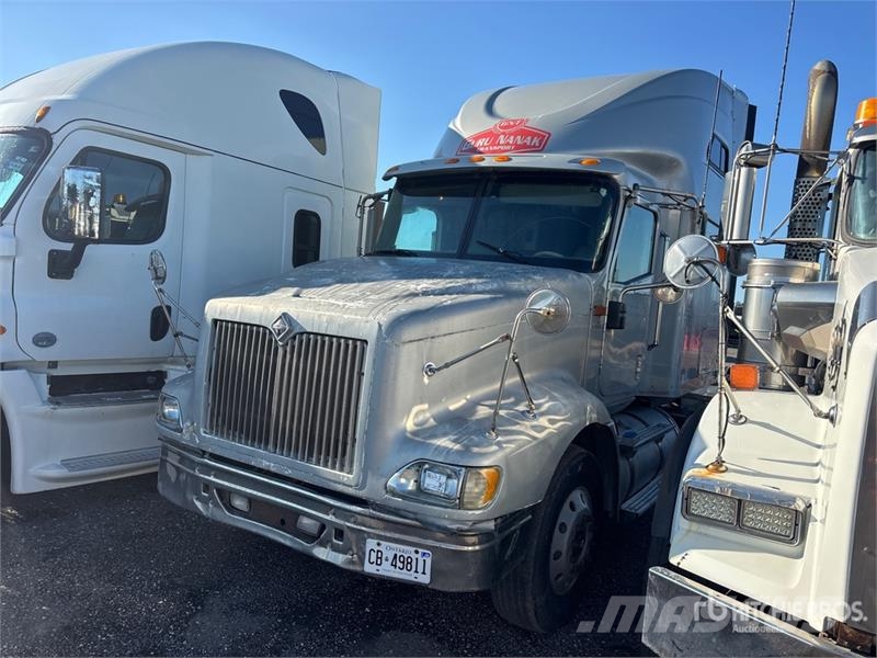 International 9400i 6x4 T/A Sleeper Truck Tractor (Inoperable) 曳引機組件