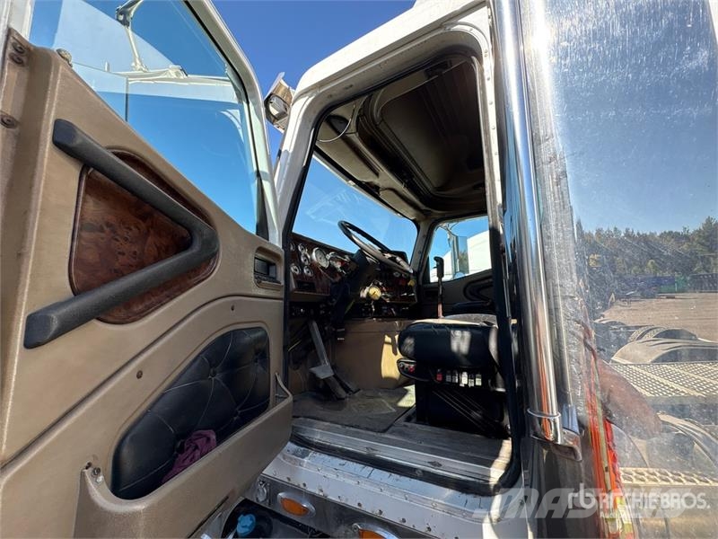 International 9900i Trækkere
