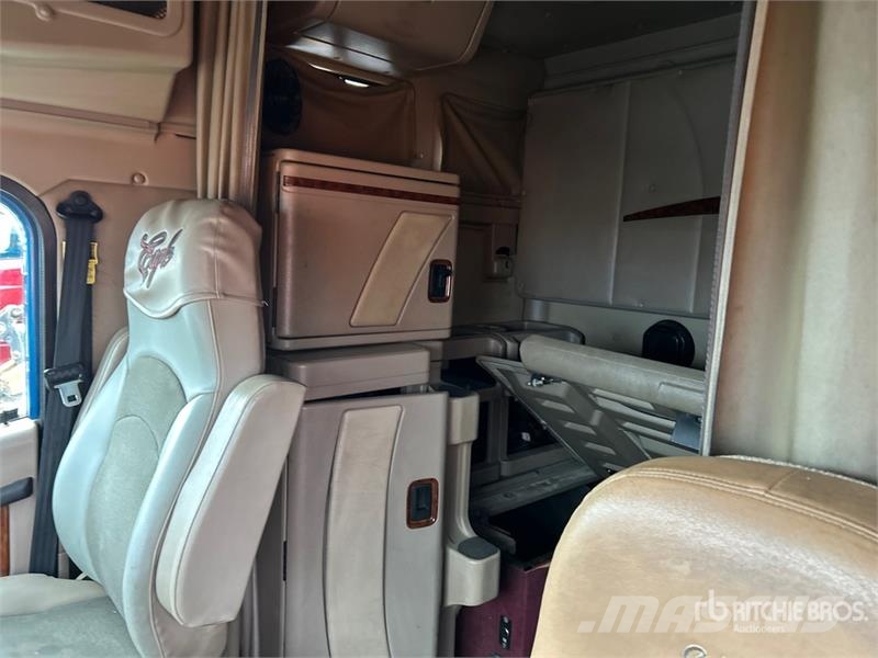 International 9900i 6x4 T/A Sleeper Truck Tractor Тягачі