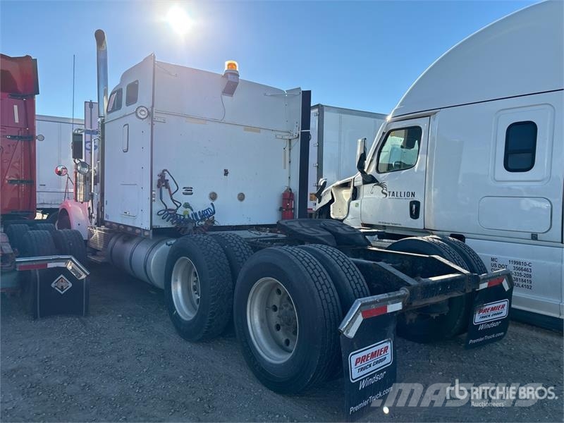 International 9900i 6x4 T/A Sleeper Truck Tractor Traktorske jedinice