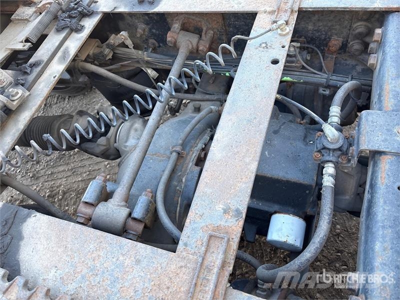International 9900i 6x4 T/A Sleeper Truck Tractor Traktorske jedinice