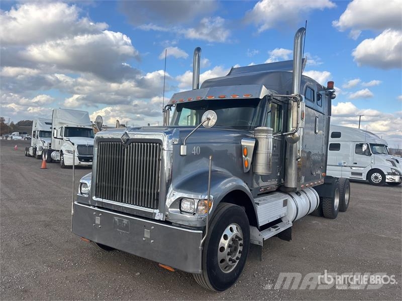 International 9900i 6x4 T/A Sleeper Truck Tractor Vilcēji