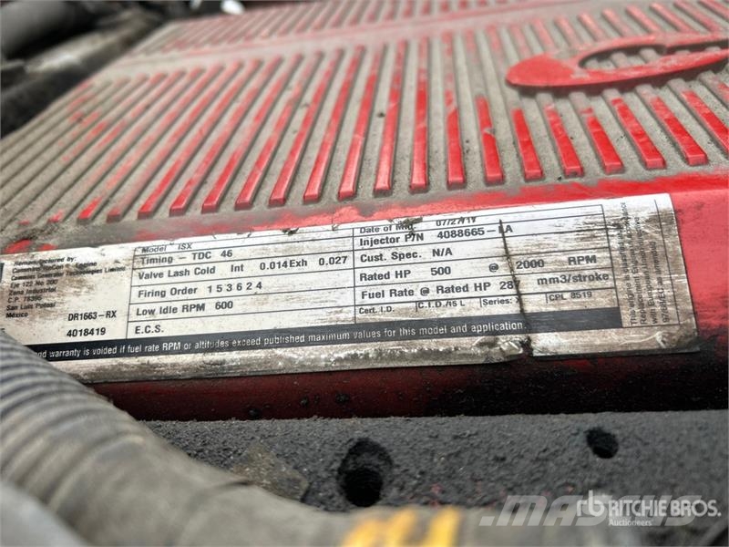 International 9900i 6x4 T/A Sleeper Truck Tractor Тягачі