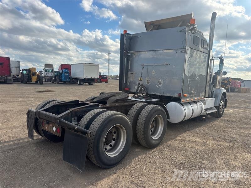 International 9900i 6x4 T/A Sleeper Truck Tractor Vilcēji