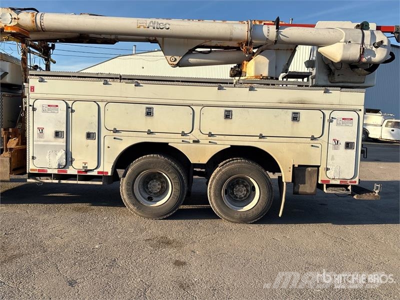 International Altec AM55E on  International 7400 6x4 Bucket Truc LKW-Arbeitsbühnen