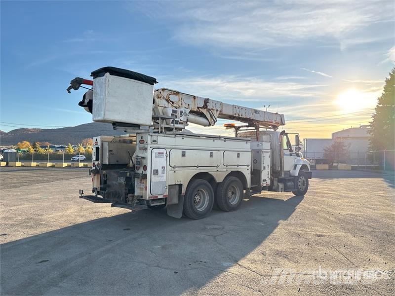 International AM55E on International 7400 6x4 Bucket Truck Pacēlāji uz automašīnas bāzes