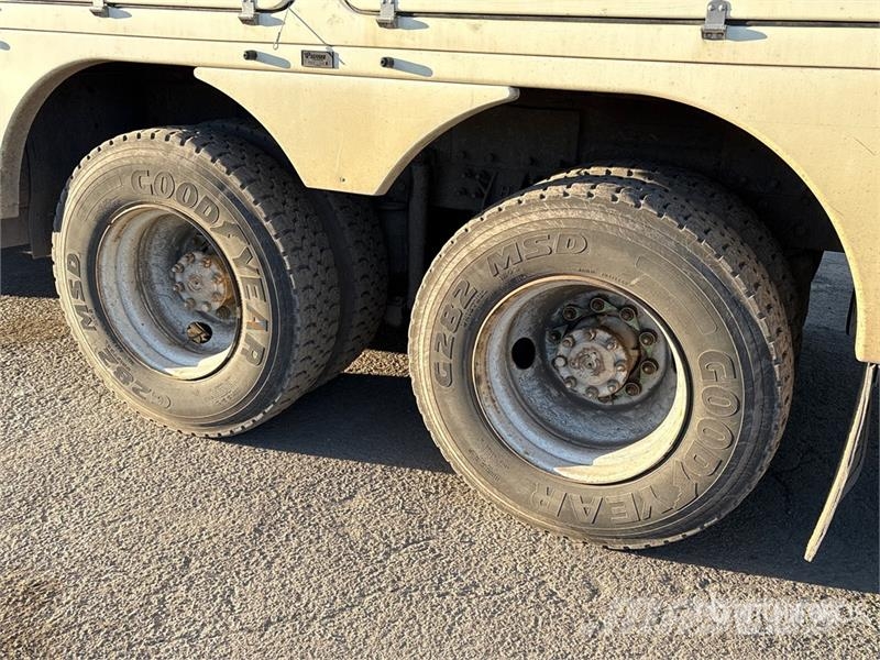 International AM55E on International 7400 6x4 Bucket Truck Pacēlāji uz automašīnas bāzes