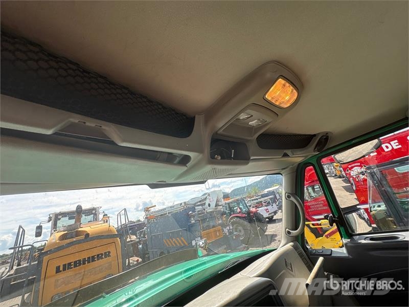 International Atlas 240.2-A6 4320 kg Knuckle Boom on Internatio Truck mounted cranes
