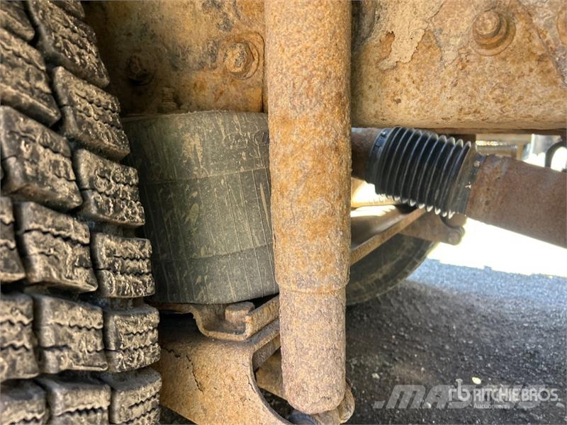 International Atlas 240.2-A6 4320 kg Knuckle Boom on Internatio Truck mounted cranes