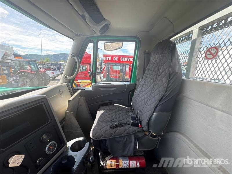International Atlas 240.2-A6 4320 kg Knuckle Boom on Internatio Truck mounted cranes