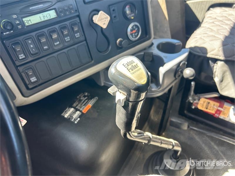 International Atlas 240.2-A6 4320 kg Knuckle Boom on Internatio Truck mounted cranes