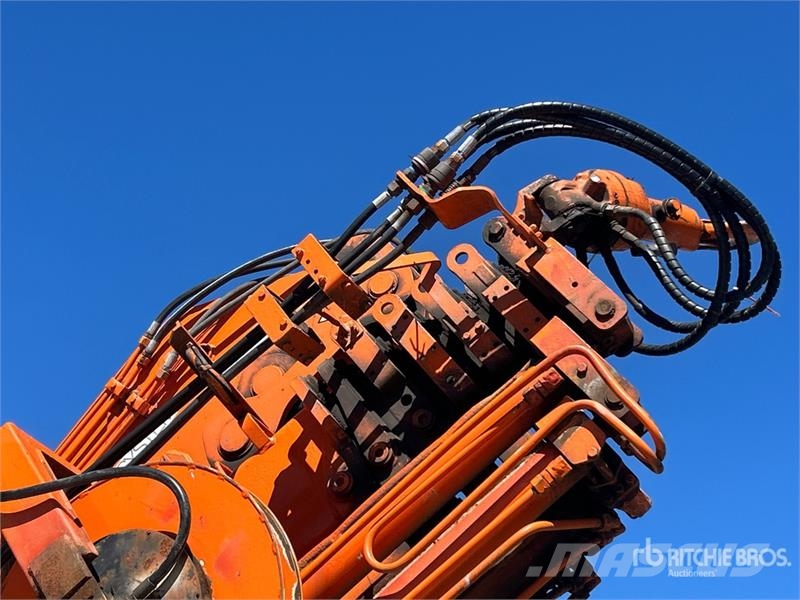 International Atlas 240.2-A6 4320 kg Knuckle Boom on Internatio Truck mounted cranes