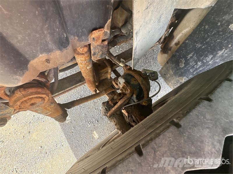 International Atlas 240.2-A6 4320 kg Knuckle Boom on Internatio Truck mounted cranes
